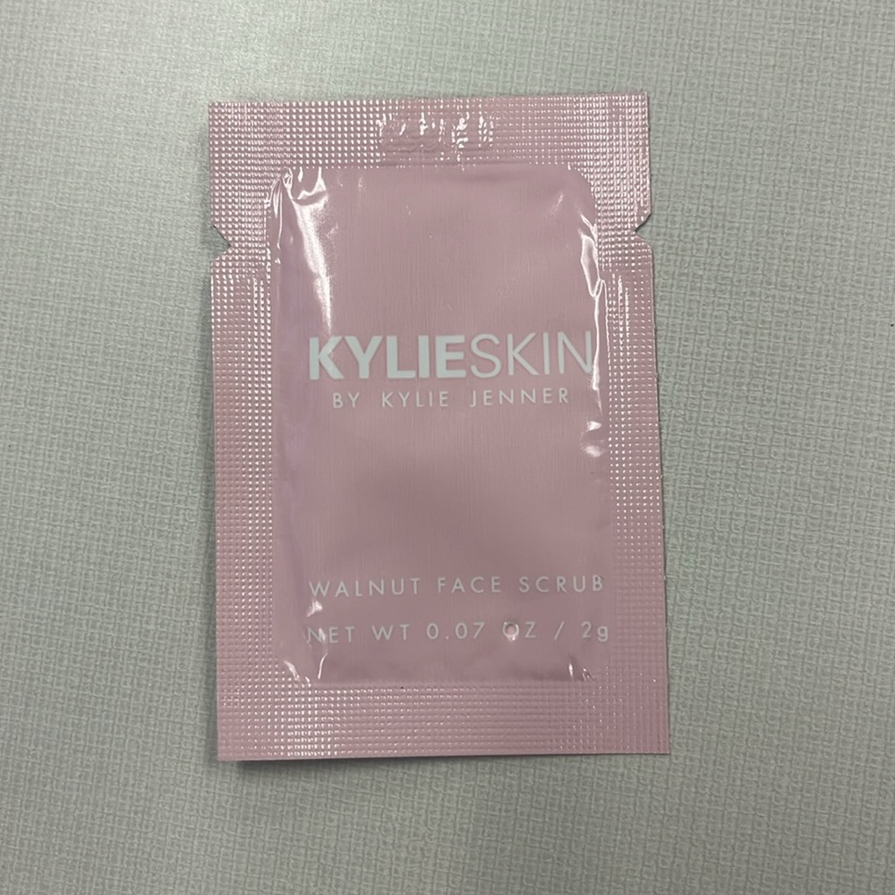 🌟FREE w/$30+ Purchase🌟 Sample of Kylie Skin Walnut Face Scrub